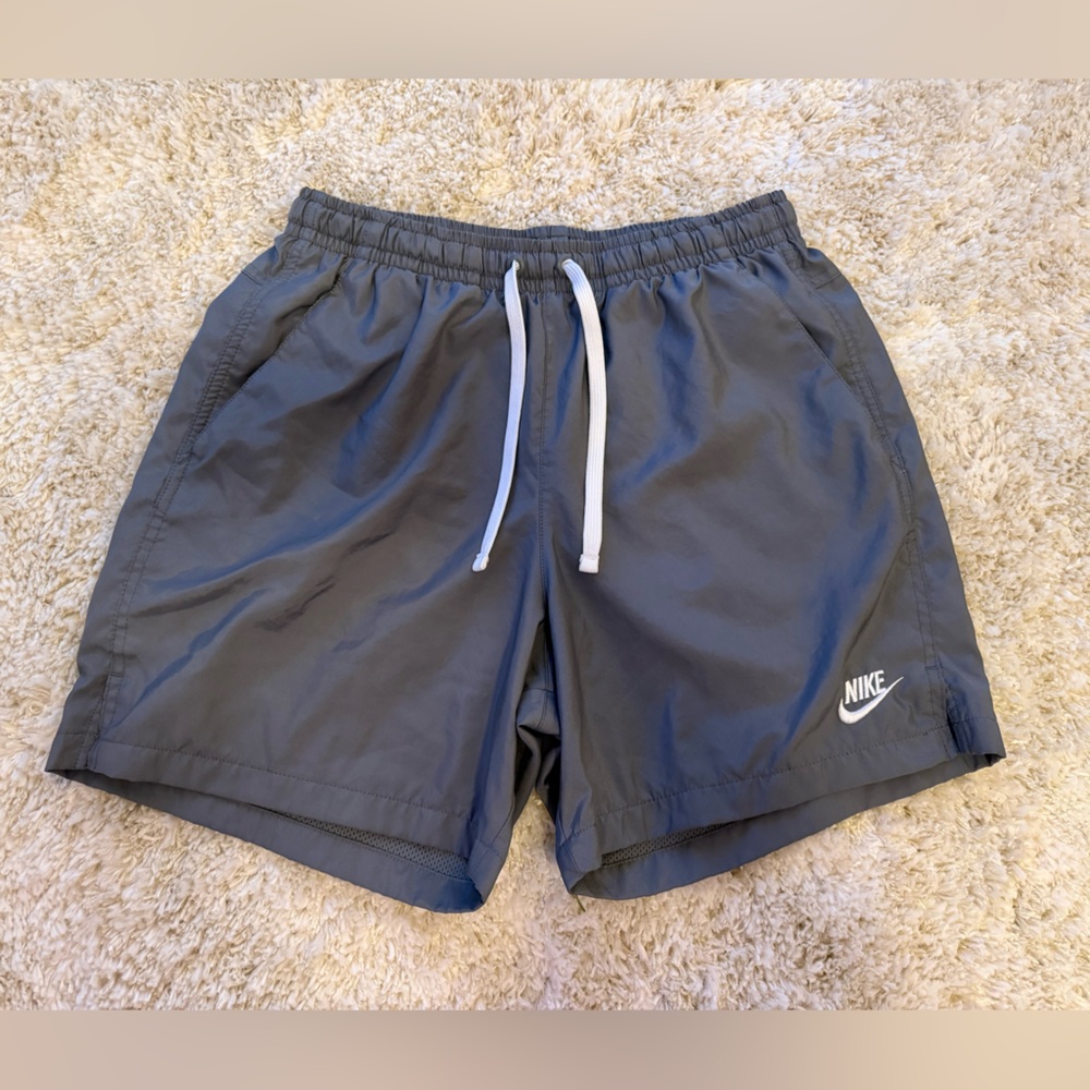 Men’s Nike Club Woven Flow Shorts